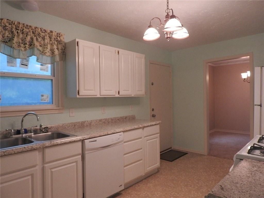 3226 San Medina Ave - Photo 4 of 13