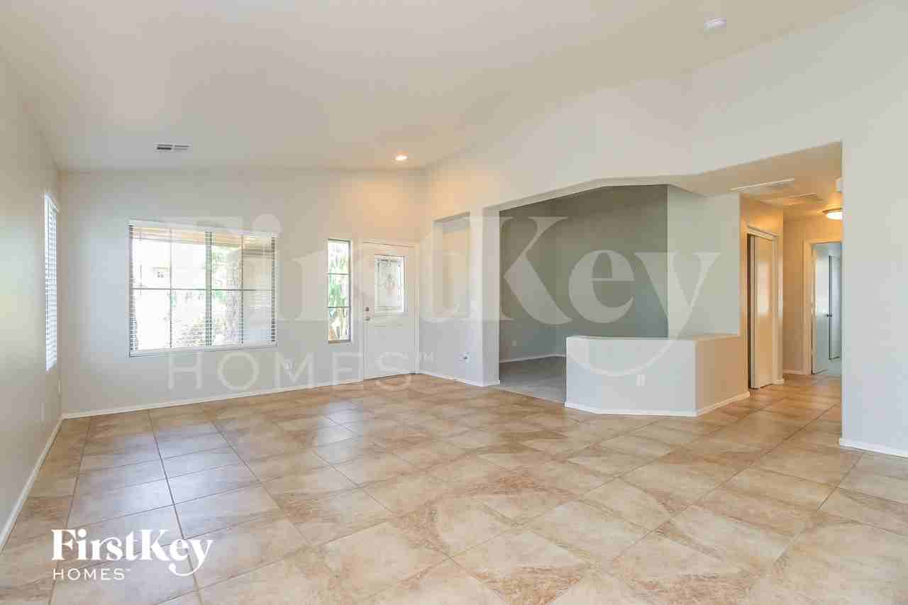2647 W Canyon Way - Photo 4 of 18