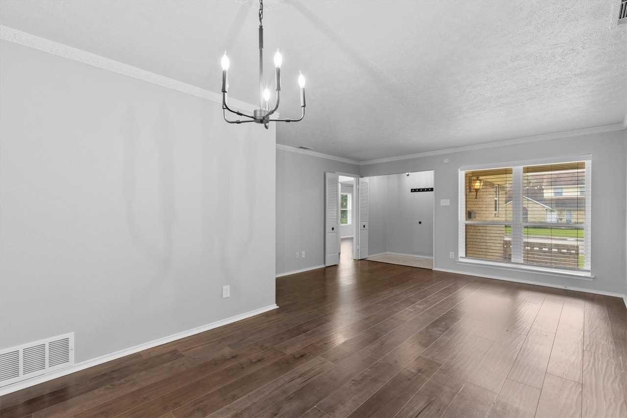 11143 Joymeadow Dr - Photo 3 of 40