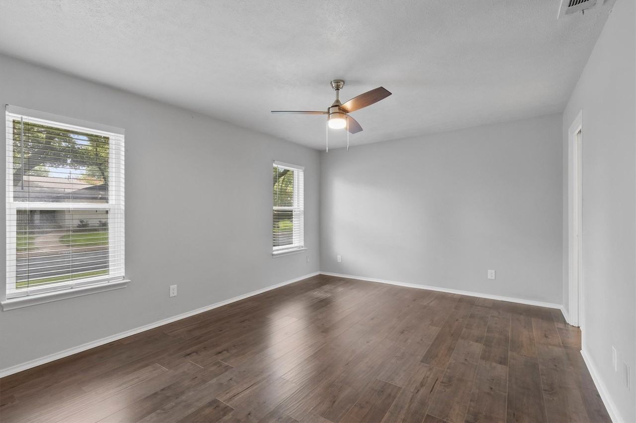11143 Joymeadow Dr - Photo 5 of 40