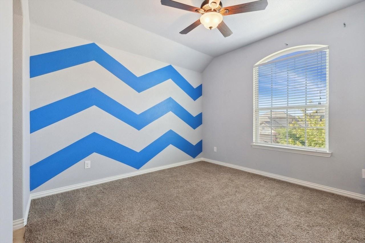 16328 White Rock Blvd - Photo 4 of 18