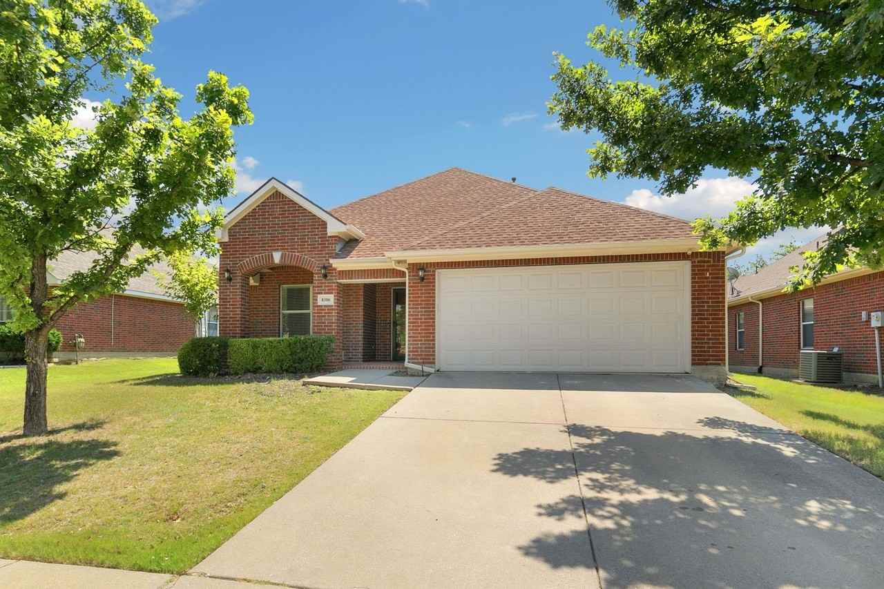 8306 Nicholson Dr - Photo 2 of 23