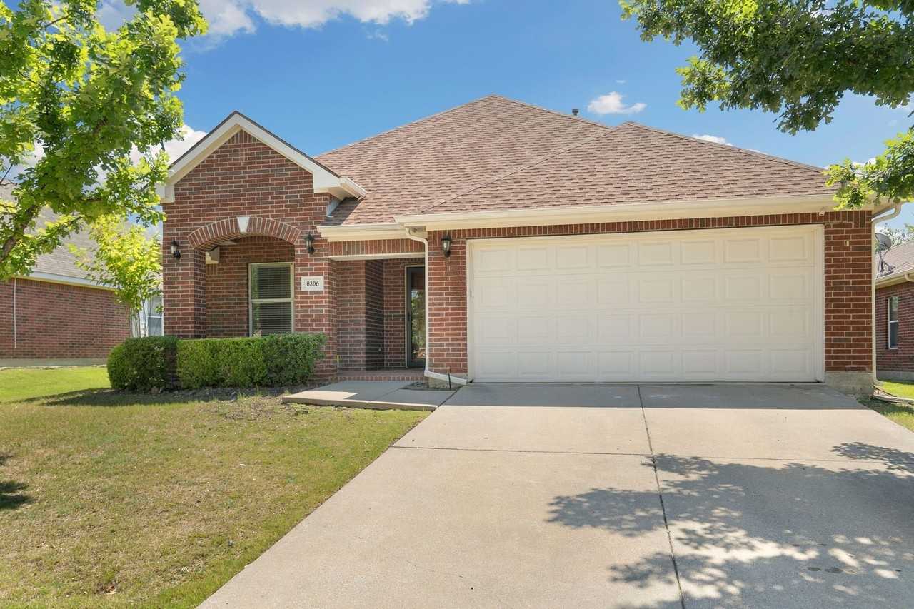 8306 Nicholson Dr - Photo 4 of 23