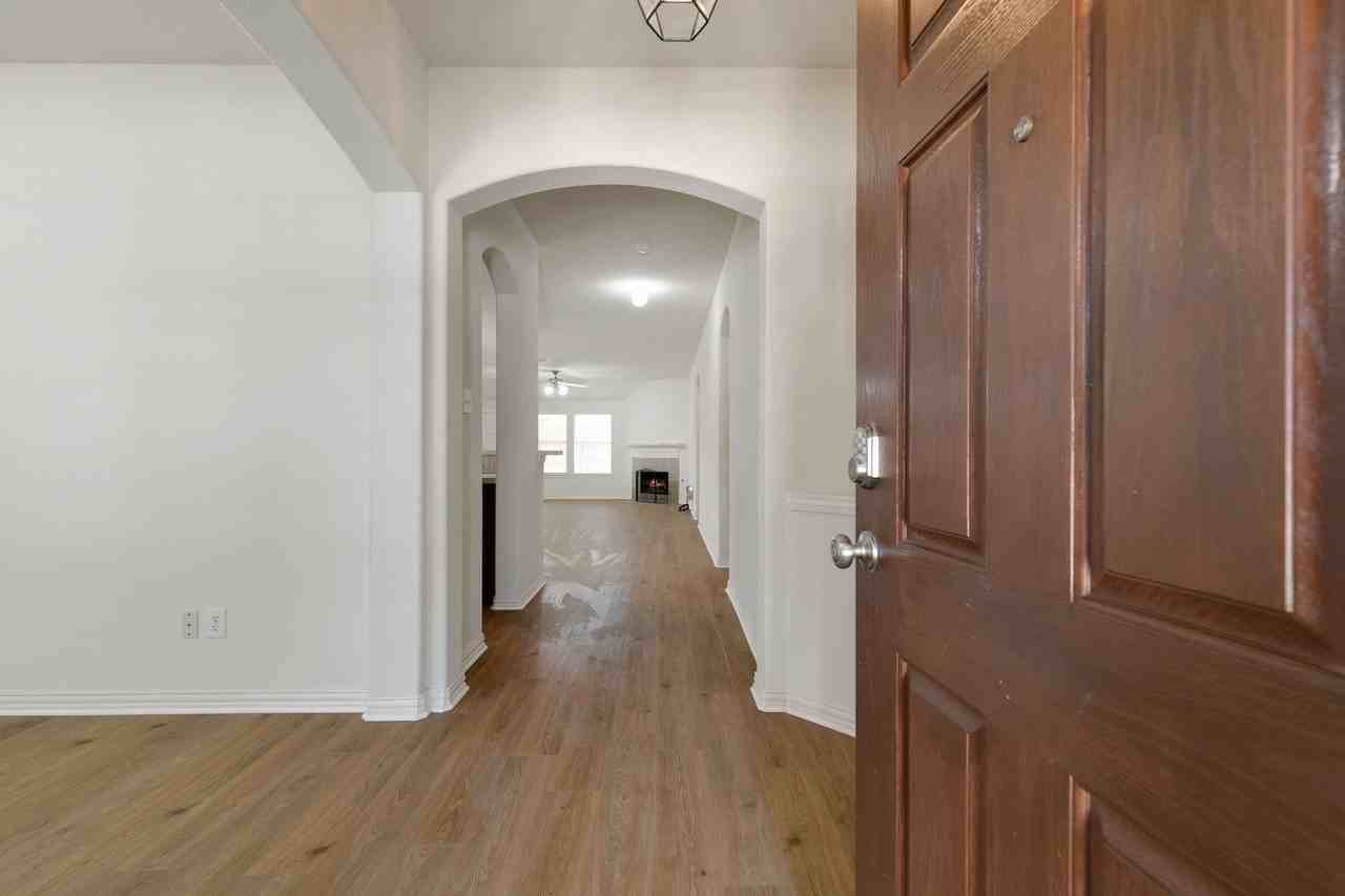 8306 Nicholson Dr - Photo 6 of 23