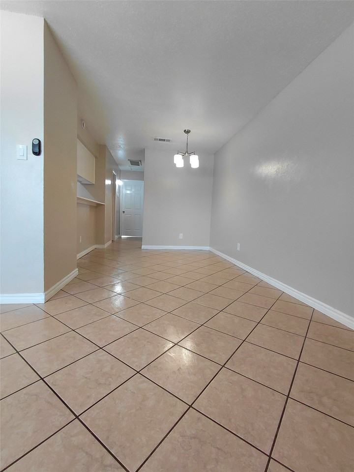 3900 Camelot St #B - Photo 2 of 13