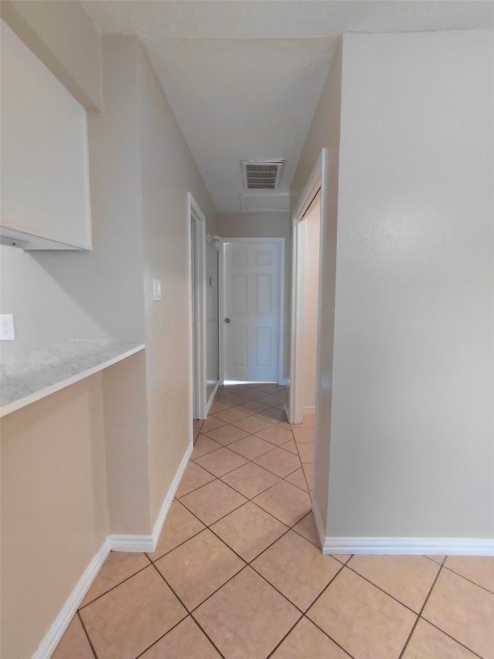 3900 Camelot St #B - Photo 3 of 13