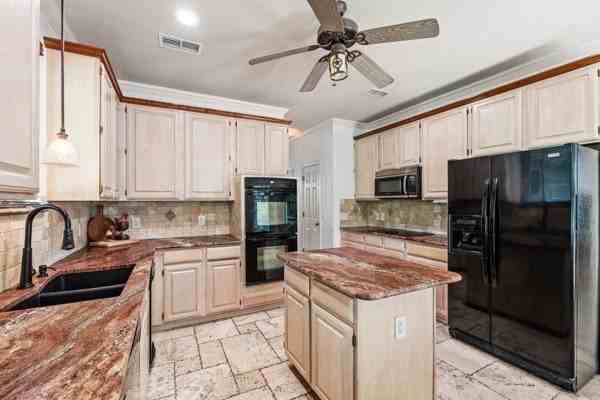 150 Creekside Dr - Photo 4 of 38