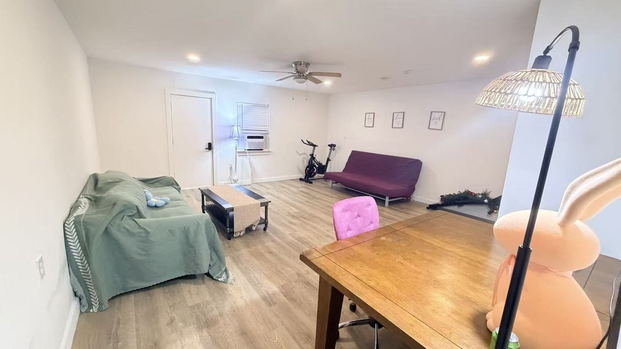 1121 Holly Dr - Photo 6 of 7