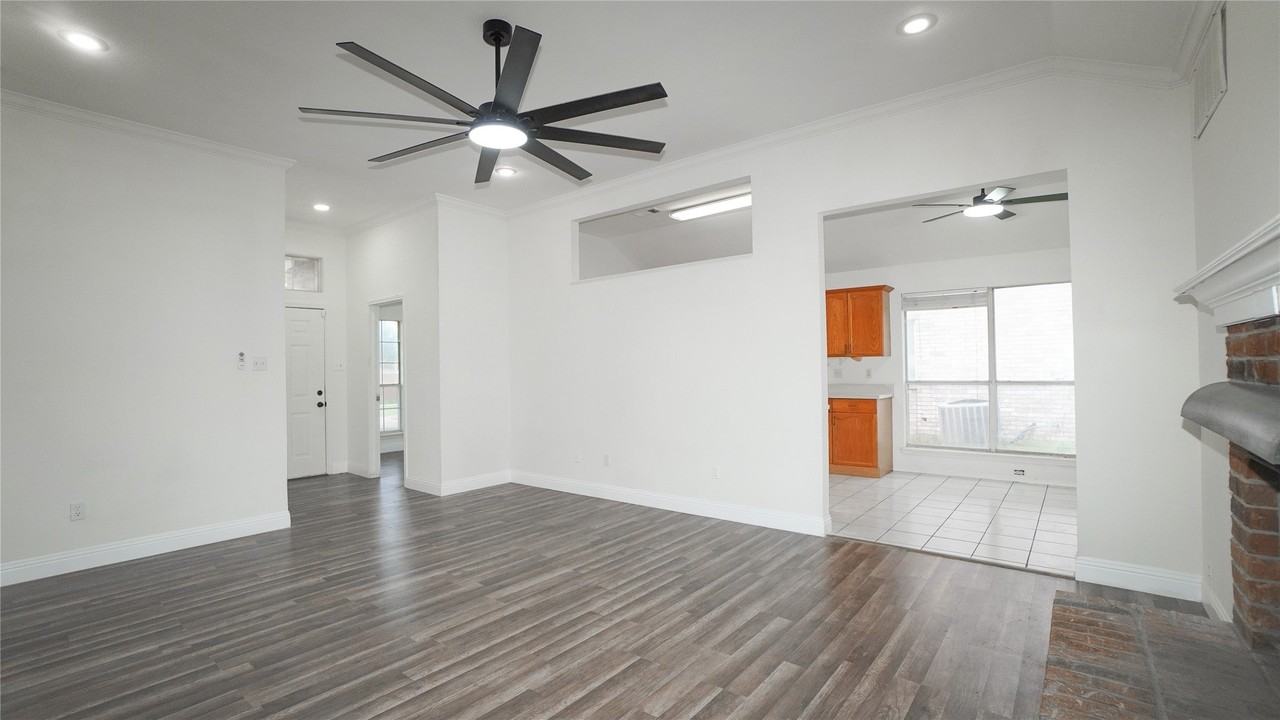 3109 Scott Dr - Photo 5 of 20