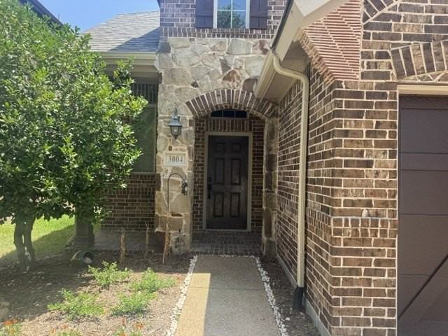 3004 Hereford Dr - Photo 2 of 36