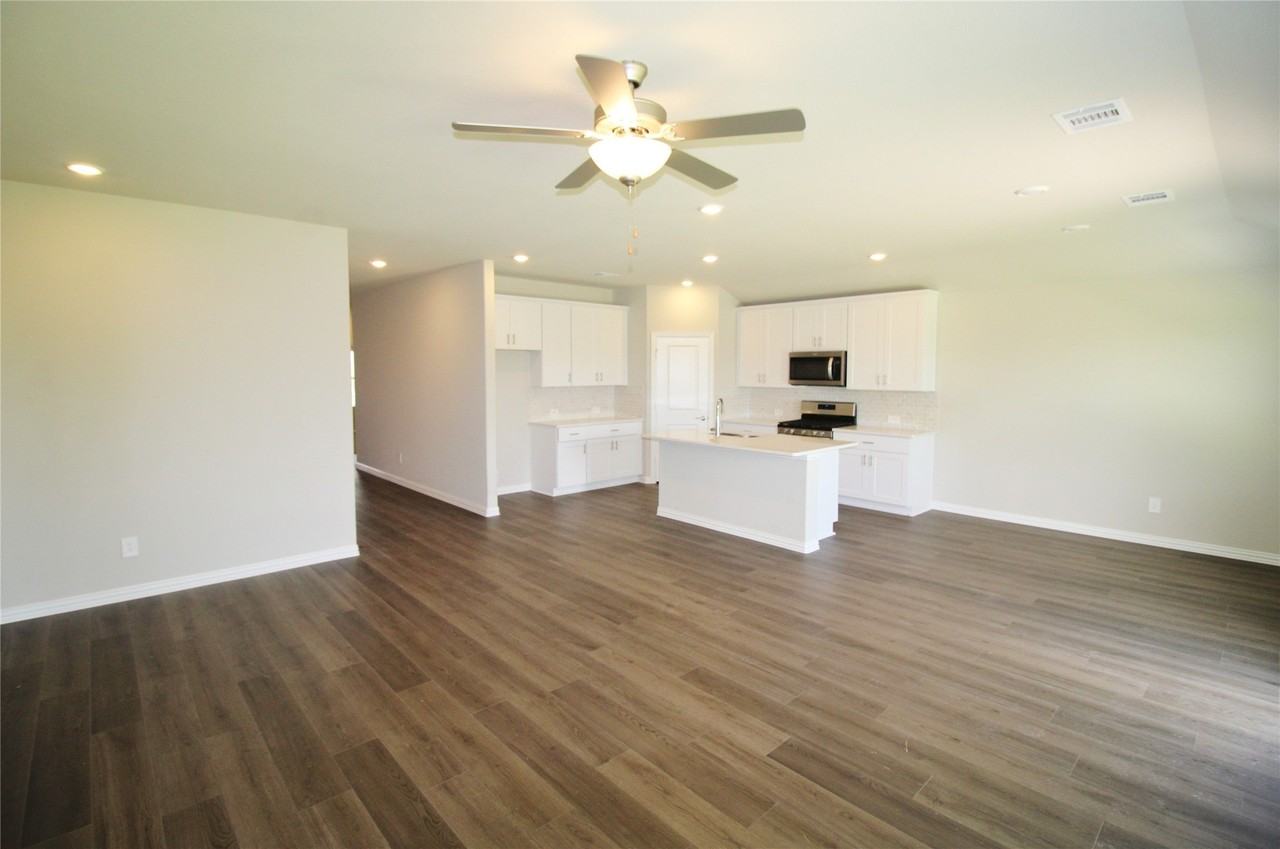 4208 Mountain Creek Dr - Photo 5 of 32