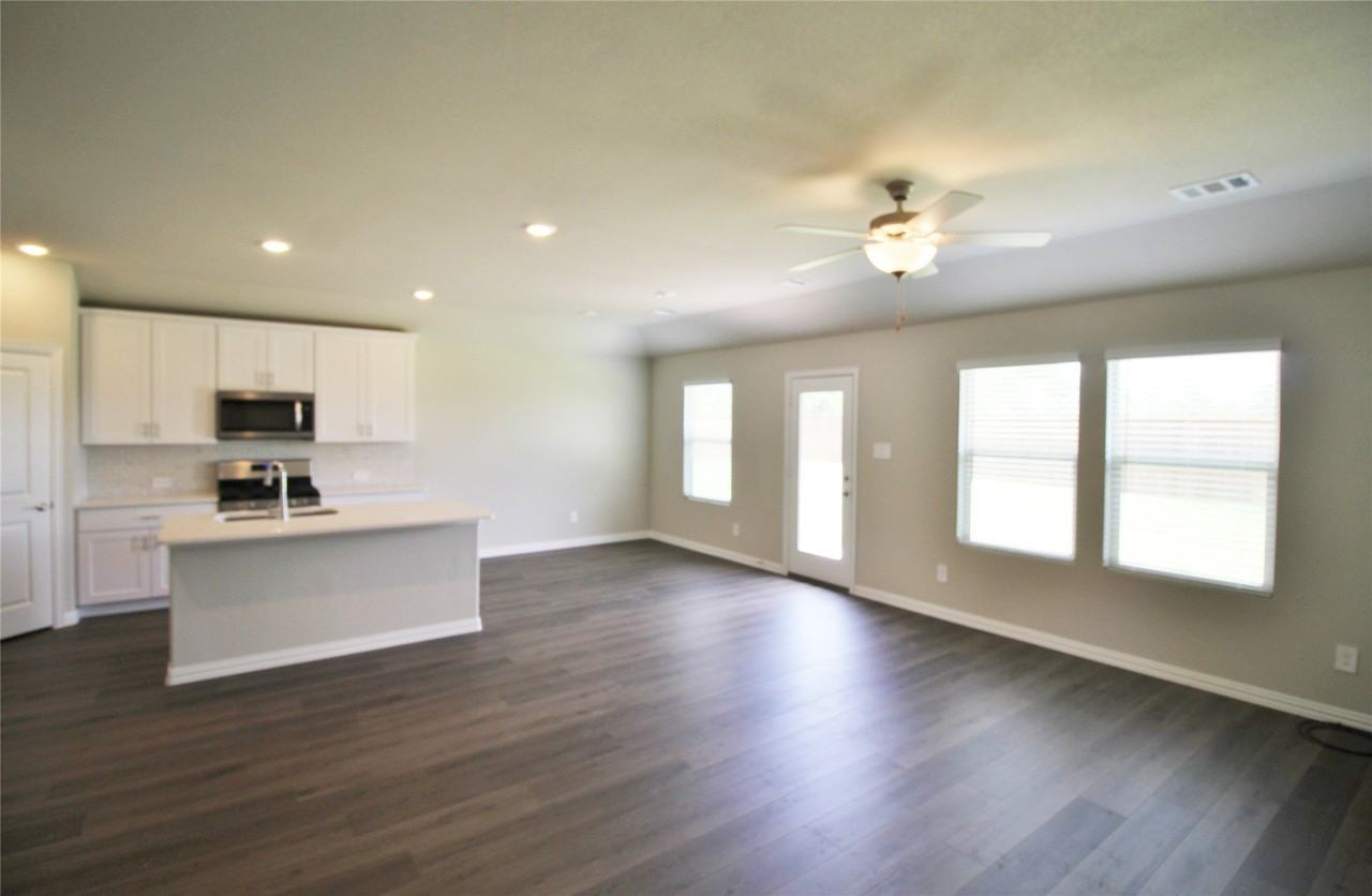 4208 Mountain Creek Dr - Photo 6 of 32