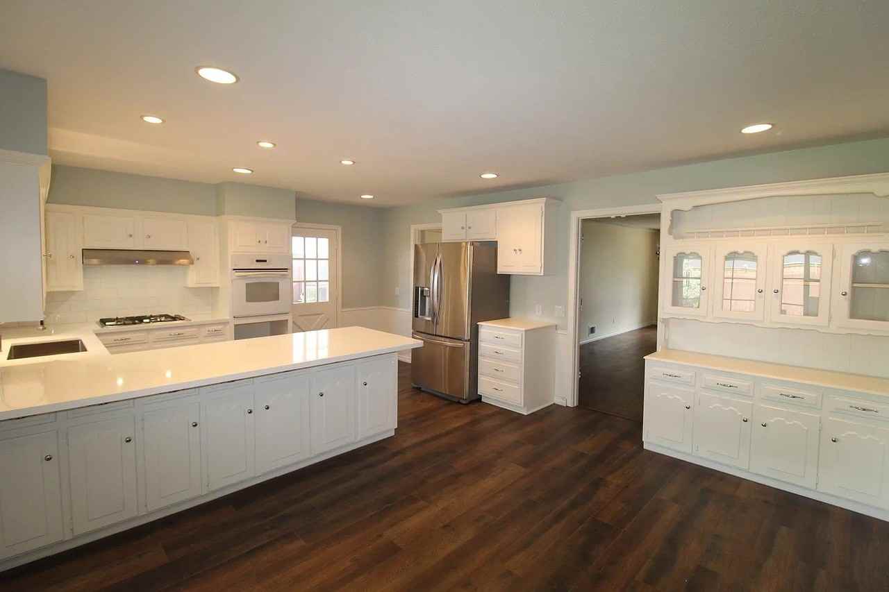 10146 Coveridge Dr - Photo 4 of 17