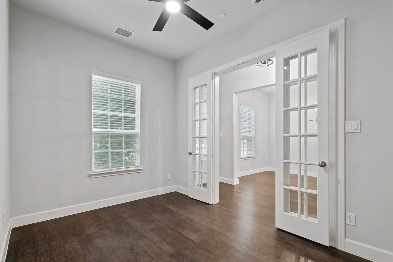 8063 Canal St - Photo 4 of 21