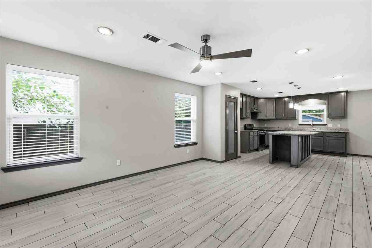 1804 Glenmore Ave - Photo 5 of 34