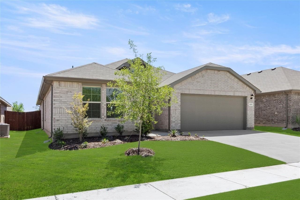 317 Bent Oak Dr - Photo 3 of 29