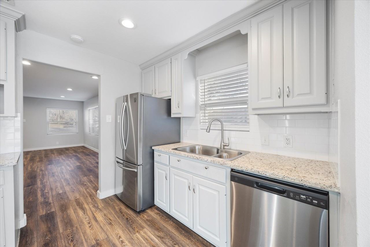936 Williams St - Photo 4 of 17