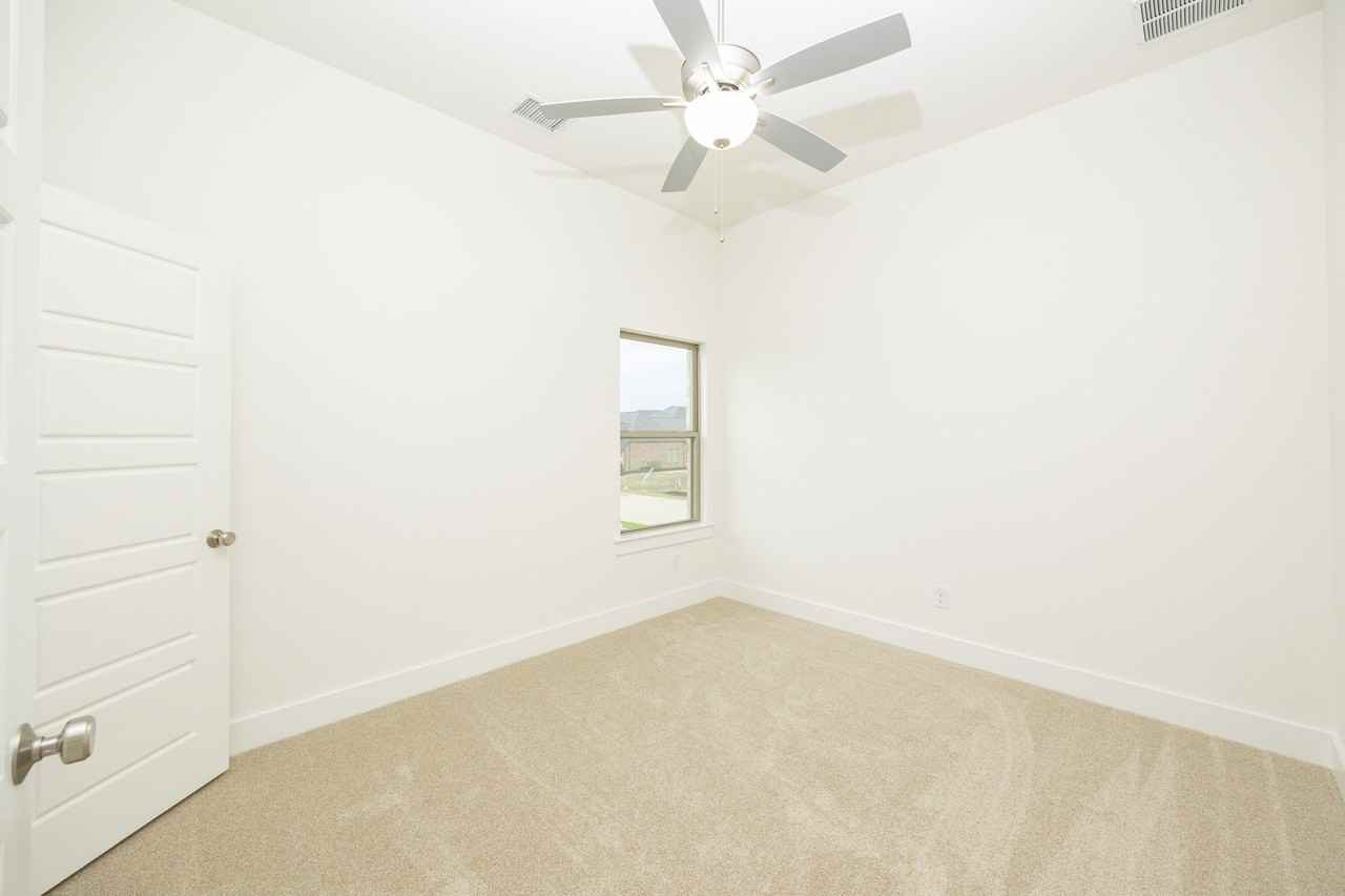 2880 Winfrey Point St - Photo 5 of 32