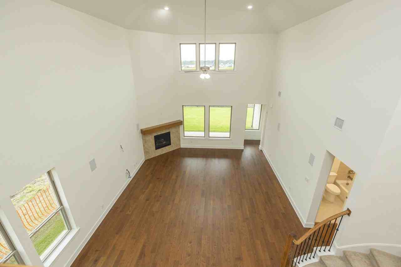 2880 Winfrey Point St - Photo 6 of 32