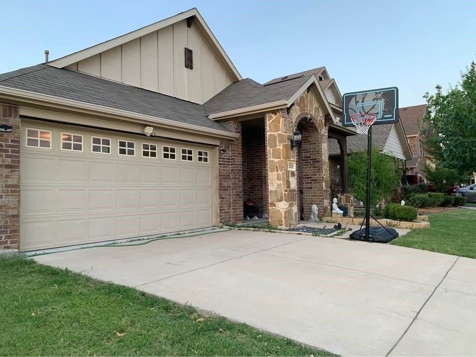 2321 Petunia Ln - Photo 2 of 14