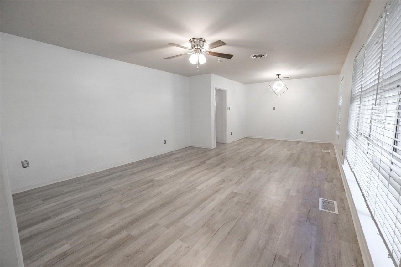 8301 Llano Ave - Photo 4 of 25