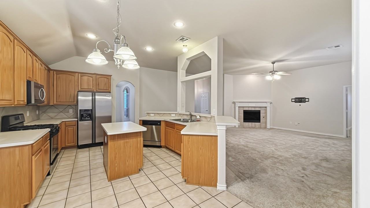 1632 Balboa Ln - Photo 2 of 18