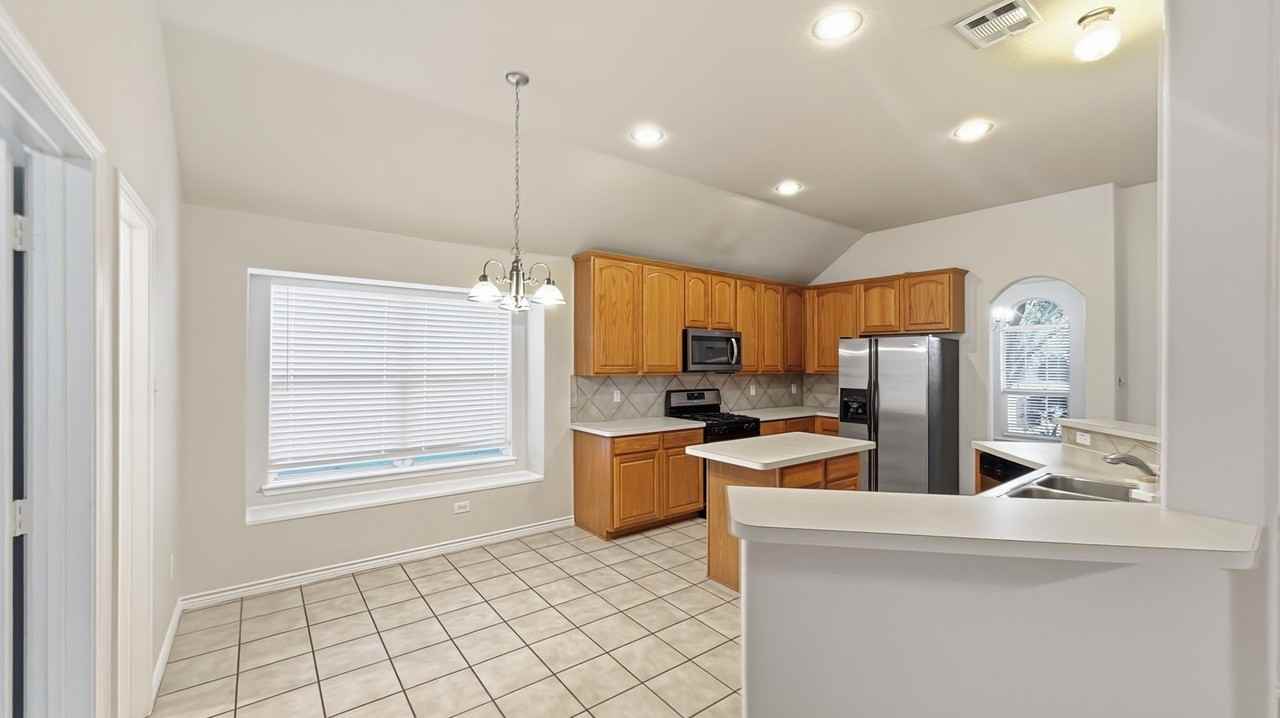 1632 Balboa Ln - Photo 3 of 18