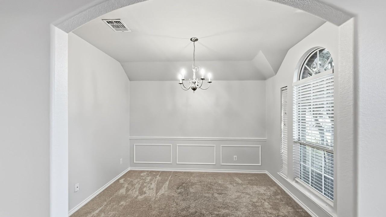 1632 Balboa Ln - Photo 5 of 18