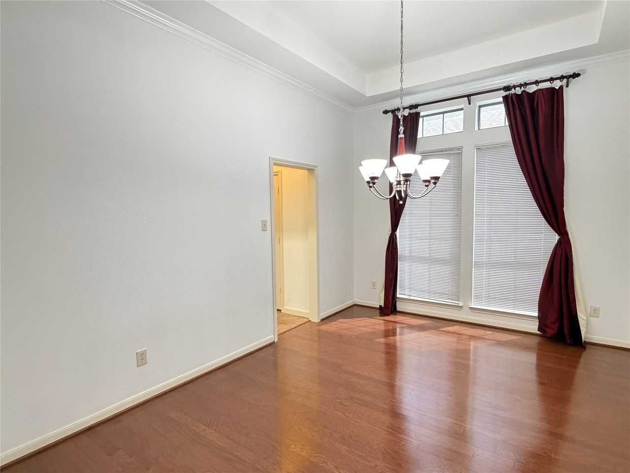 5852 Windy Meadow Ln - Photo 6 of 33