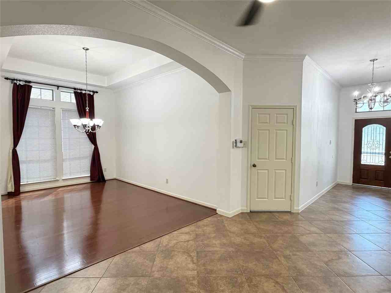 5852 Windy Meadow Ln - Photo 7 of 33