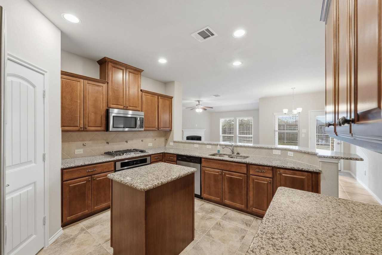 316 Rocky Pine Rd - Photo 5 of 38
