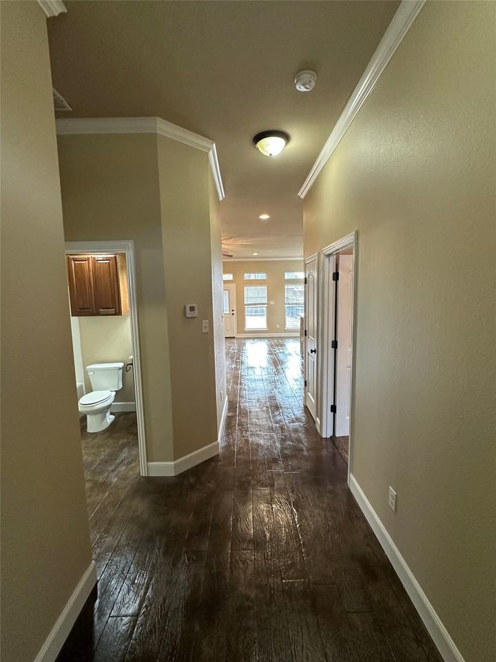 3820 Carrera Ln - Photo 2 of 16
