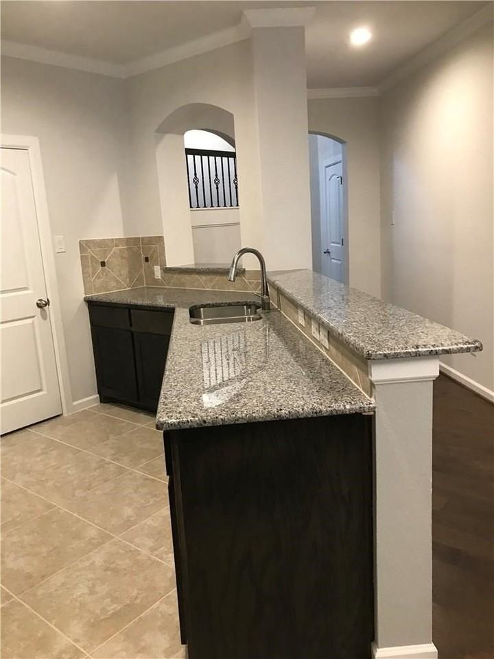2203 Highland Villa Ln - Photo 6 of 19