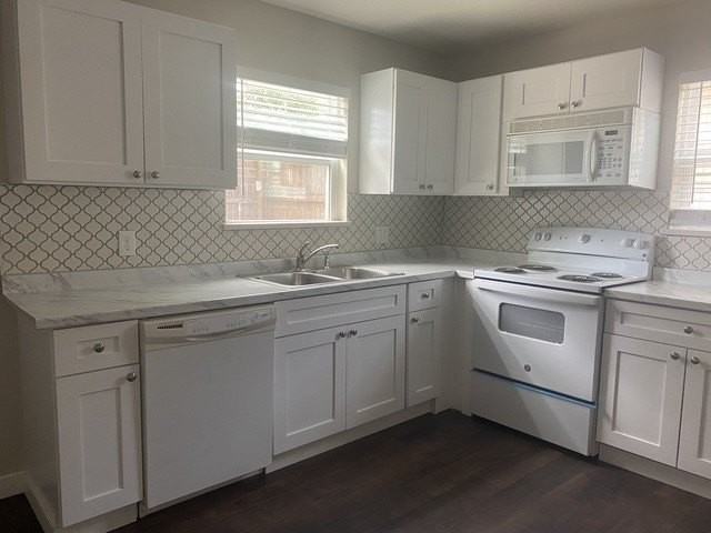 212 Washington St #B - Photo 3 of 19