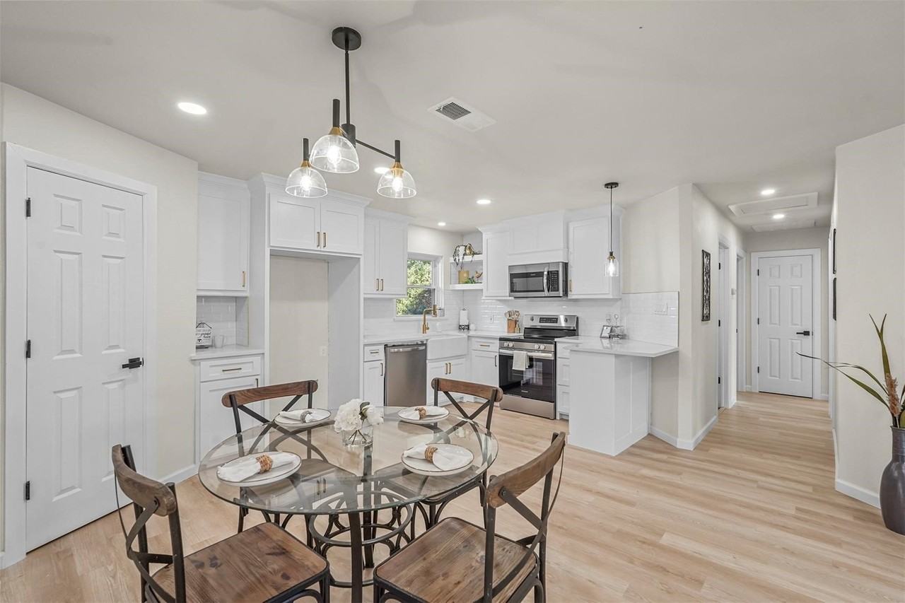 434 Marilu St - Photo 4 of 26
