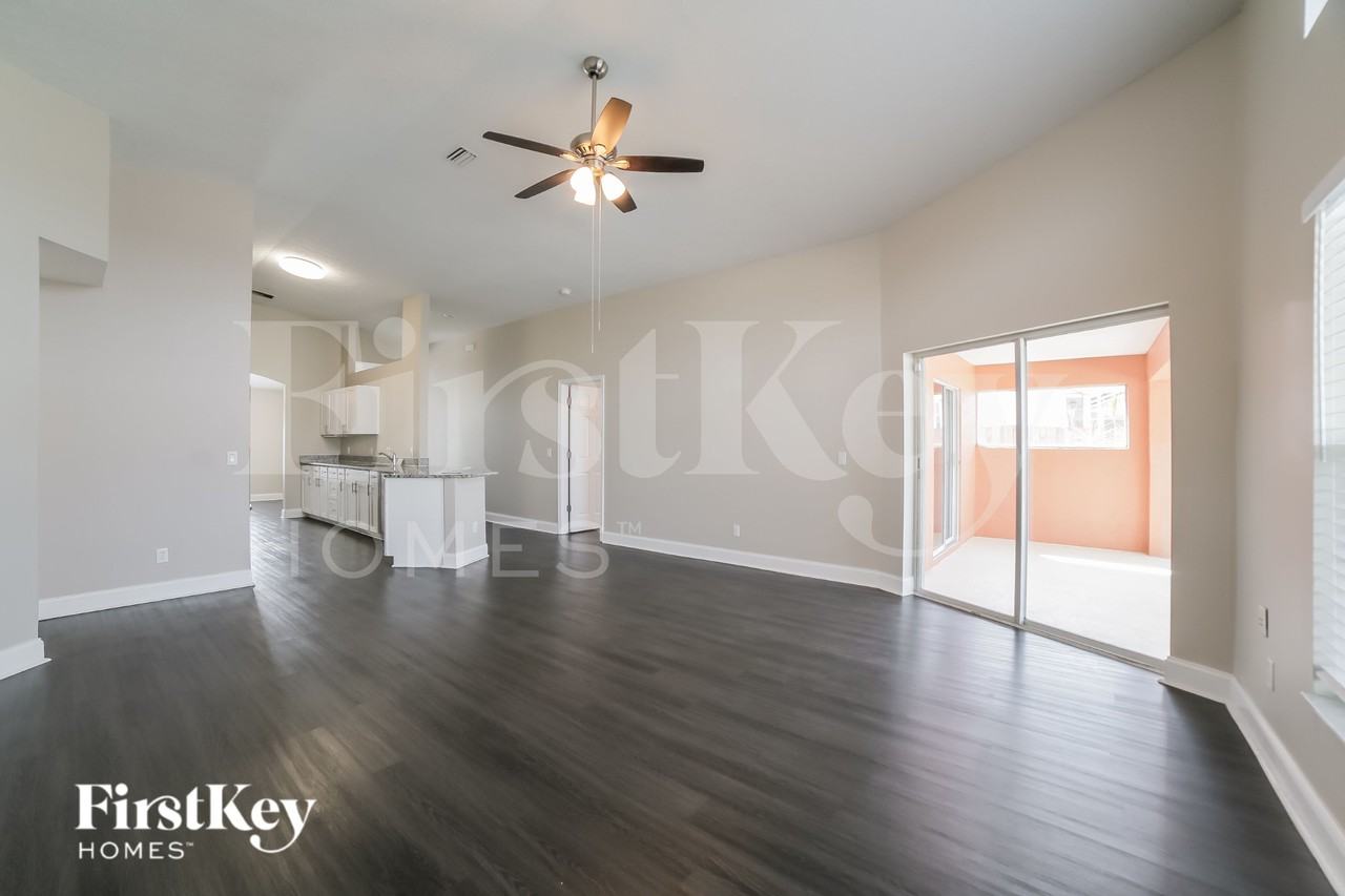 9812 Cristina Dr - Photo 3 of 16