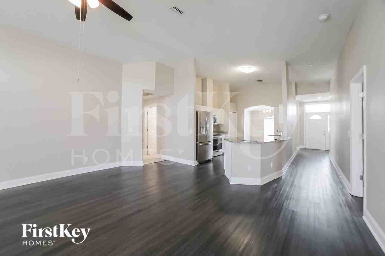 9812 Cristina Dr - Photo 4 of 16