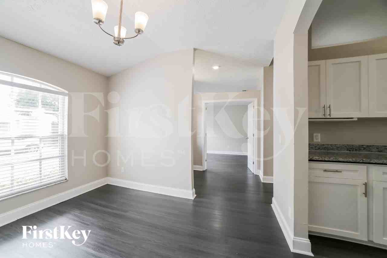 9812 Cristina Dr - Photo 5 of 16