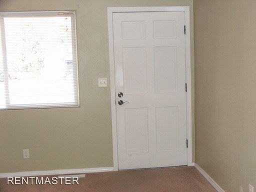 154 E 2nd N - Photo 3 of 13