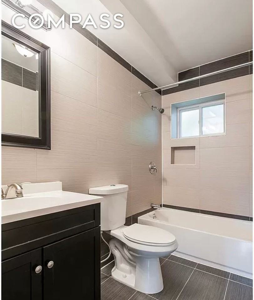 1521 Dean St #1 - Photo 5 of 9