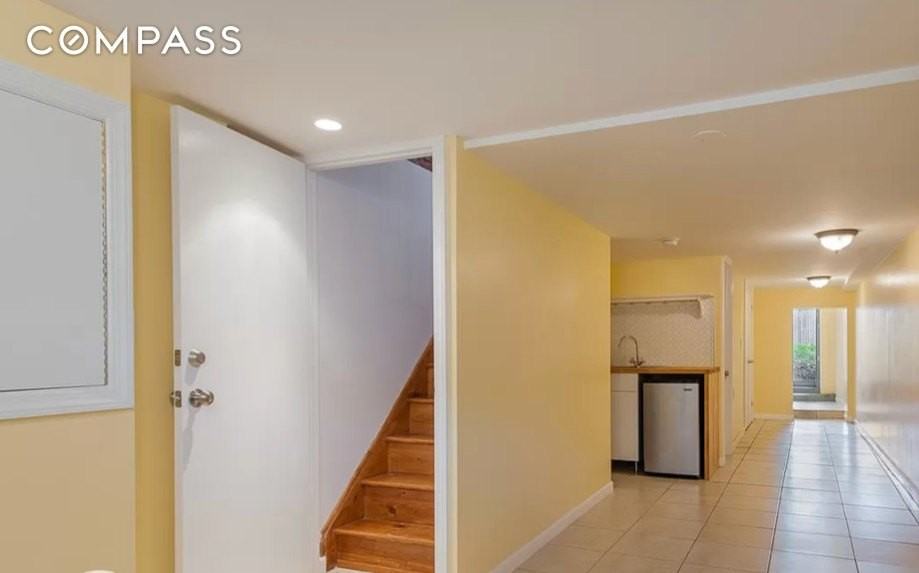 1521 Dean St #1 - Photo 6 of 9