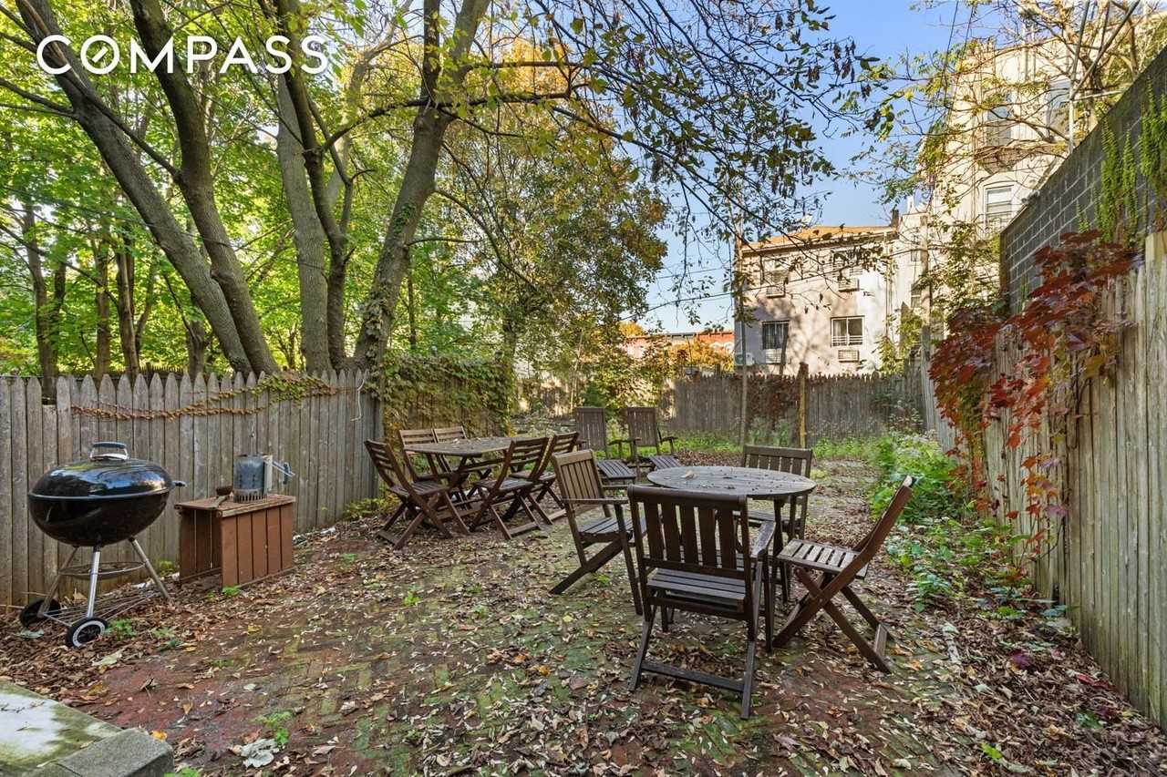 1521 Dean St #1 - Photo 7 of 9