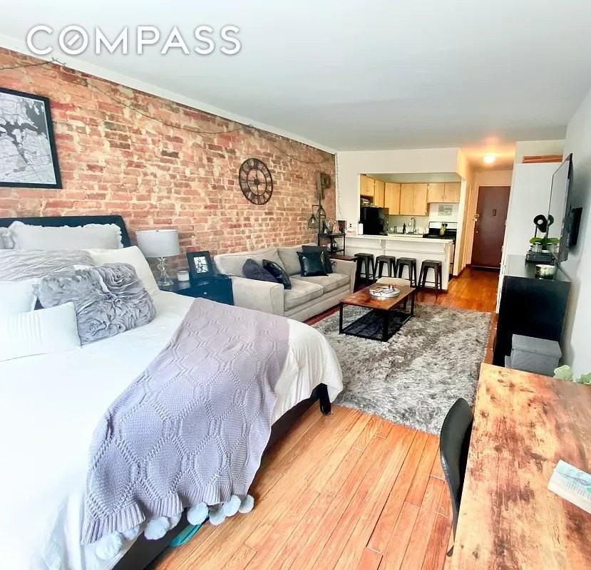 61 Lexington Ave #2A - Photo 2 of 6