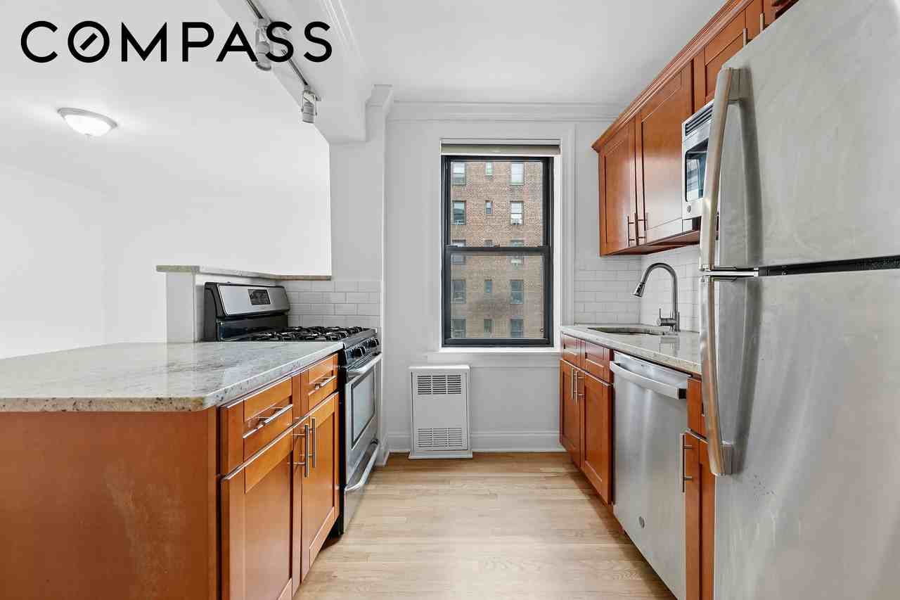 4501 Broadway #4G - Photo 6 of 14