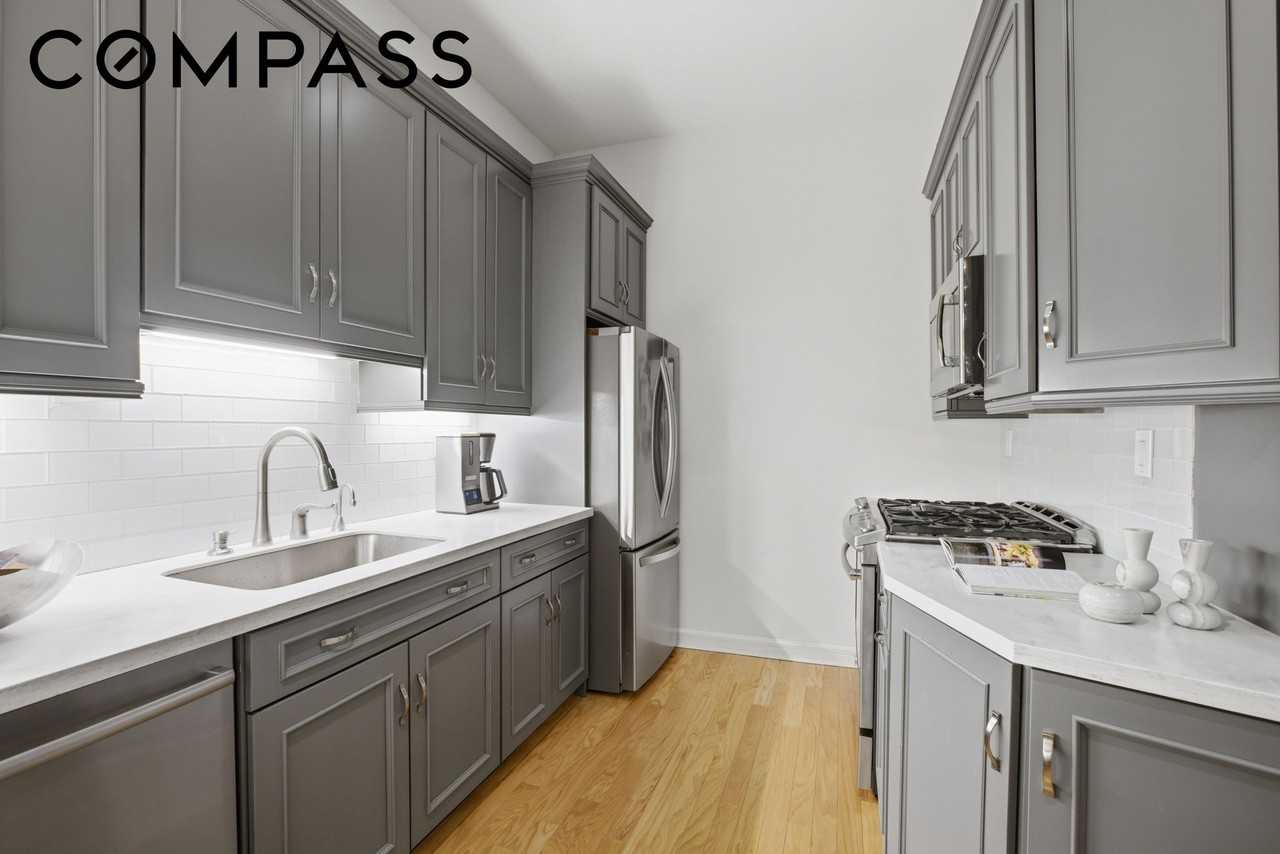 35 E 20th St #6B - Photo 4 of 11