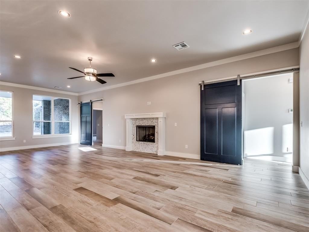 2425 Rumble Ln - Photo 5 of 36