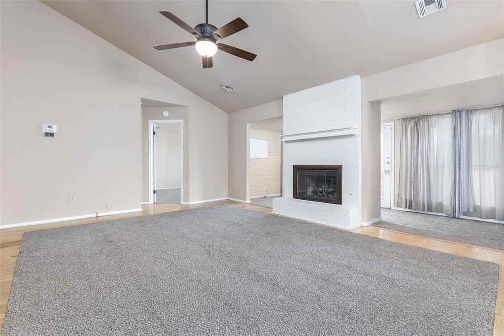 10304 Southridge Ter - Photo 5 of 28