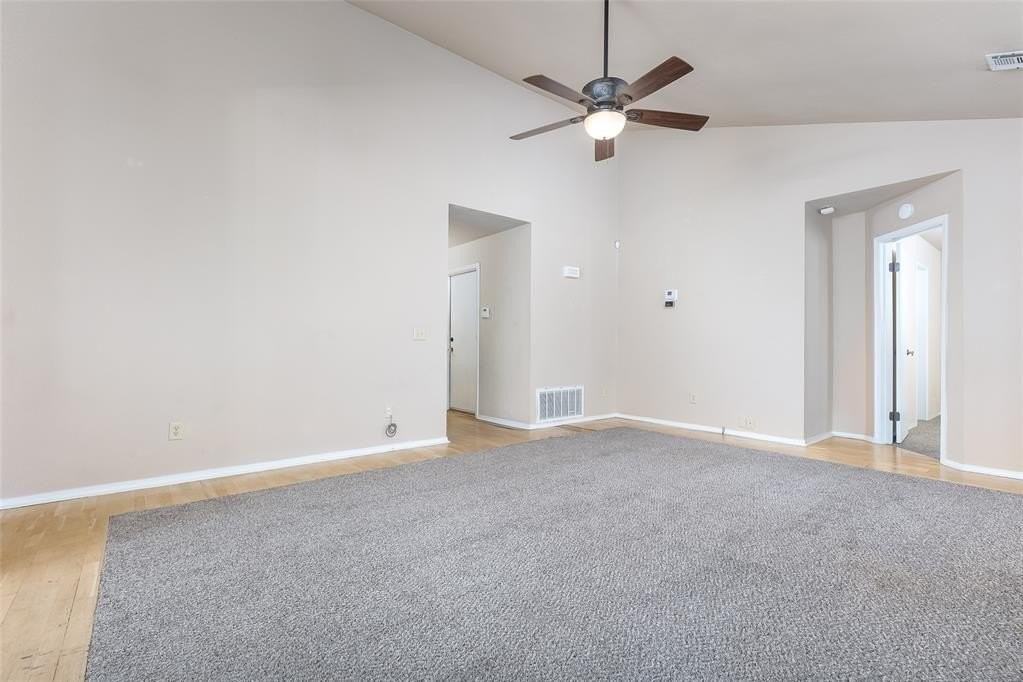 10304 Southridge Ter - Photo 6 of 28