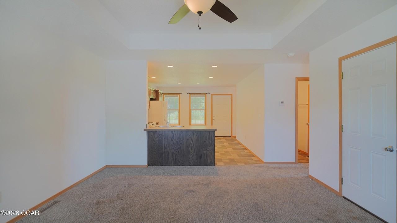 613 S Arch St - Photo 3 of 13