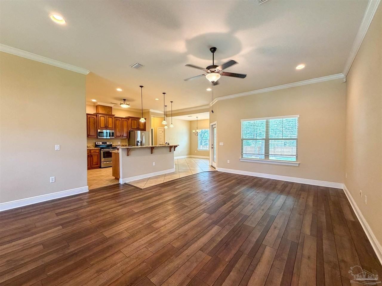 5573 Nate Ln - Photo 4 of 37